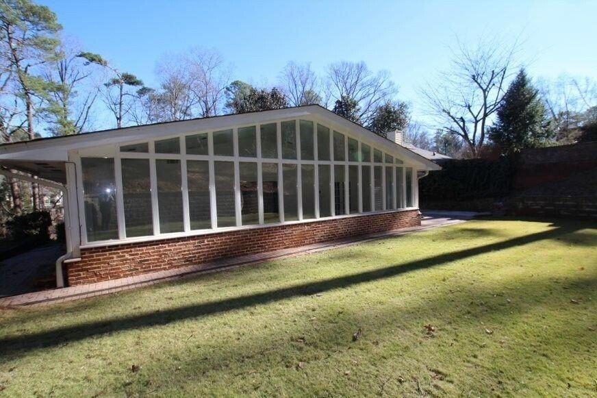 4104 North Ivy Road Northeast - Photo 4 of 20