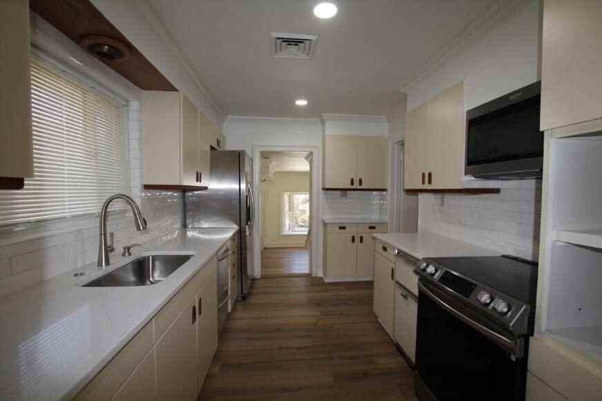 4104 North Ivy Road Northeast - Photo 5 of 20