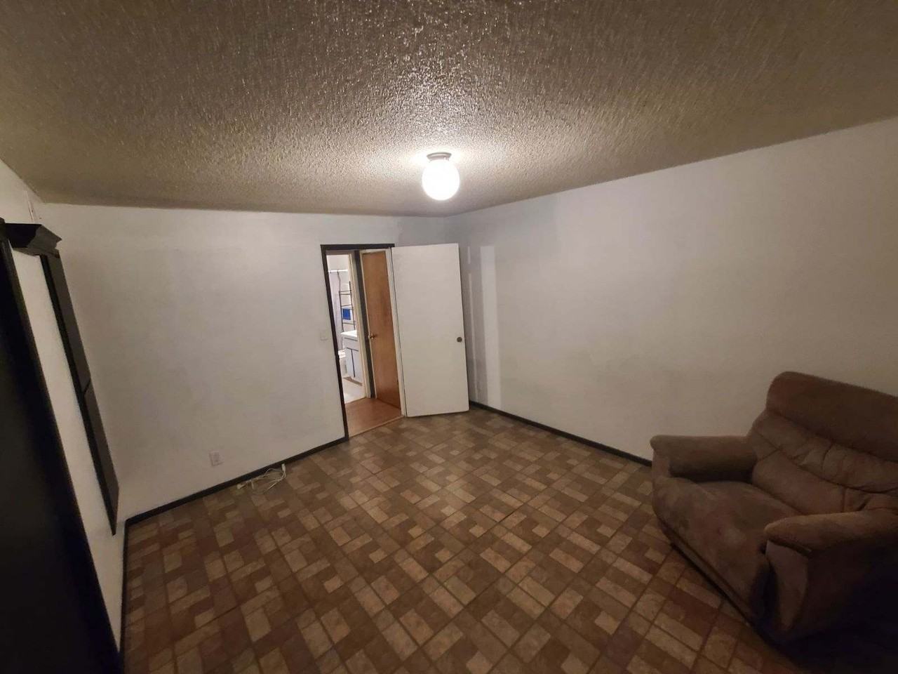 4924 N Woodmere Fairway #4 - Photo 4 of 15