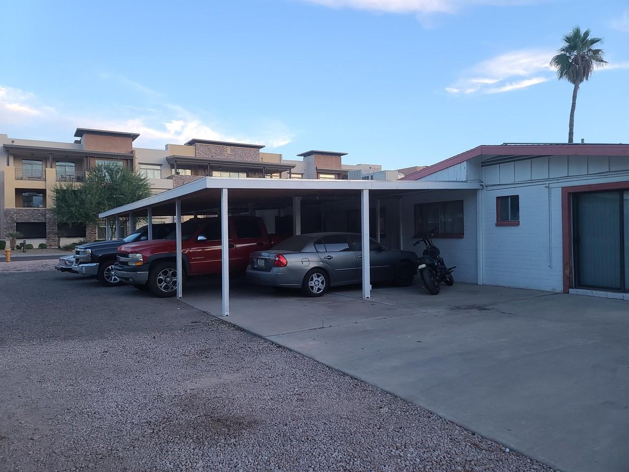 4924 N Woodmere Fairway #4 - Photo 3 of 15