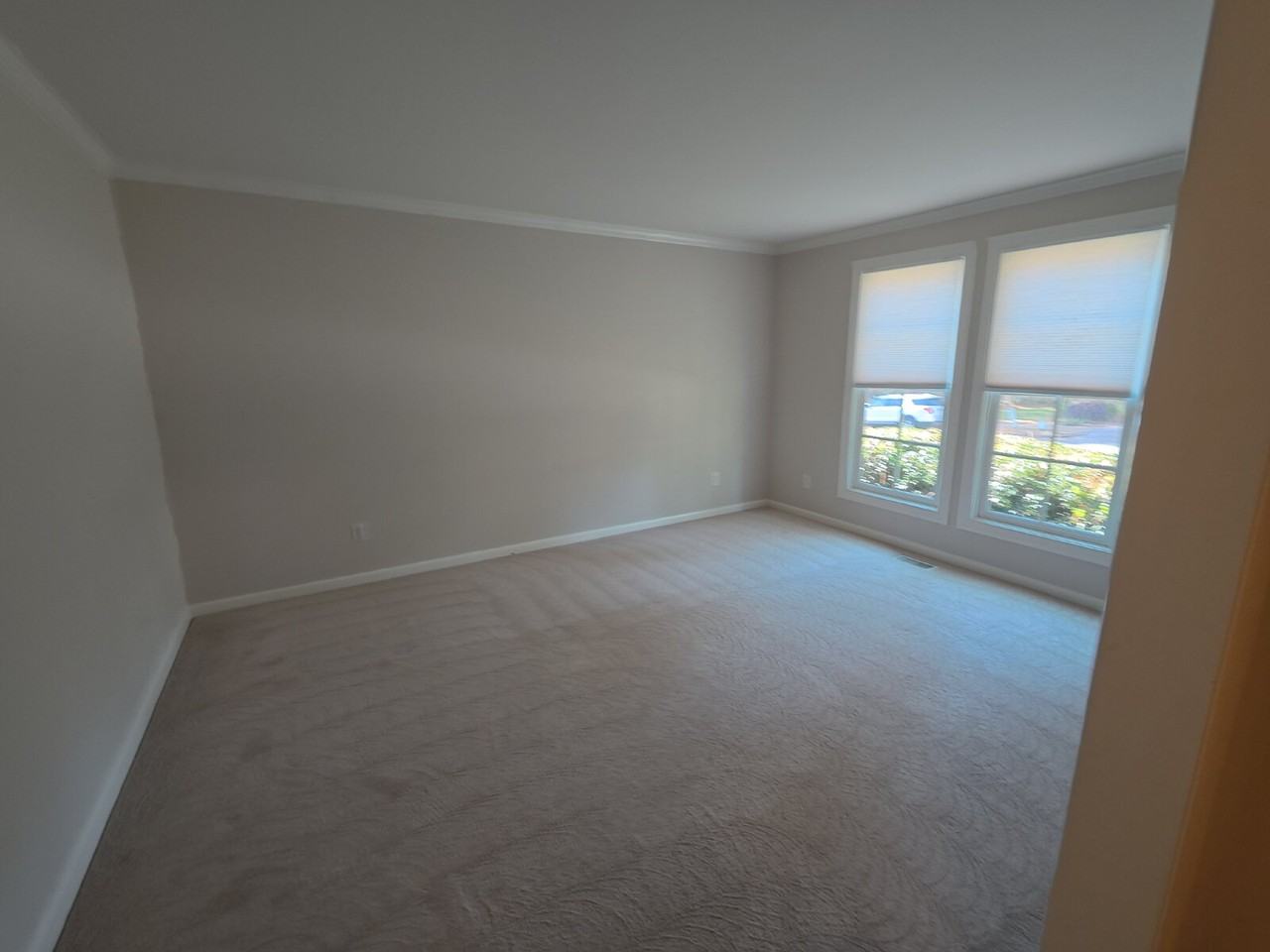 3028 Sylvania Dr - Photo 7 of 33