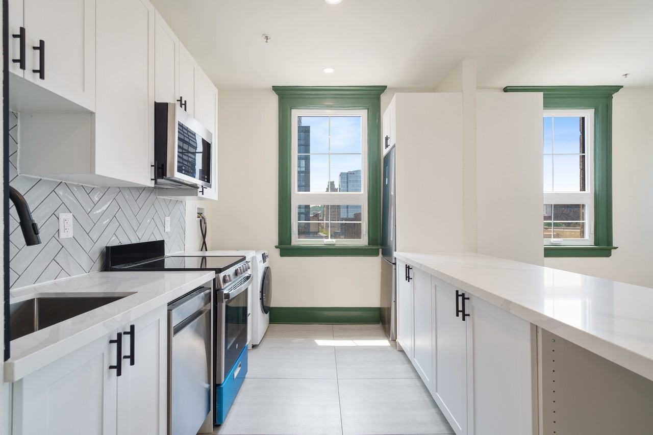 72 James Street North #407 - Photo 3 of 17