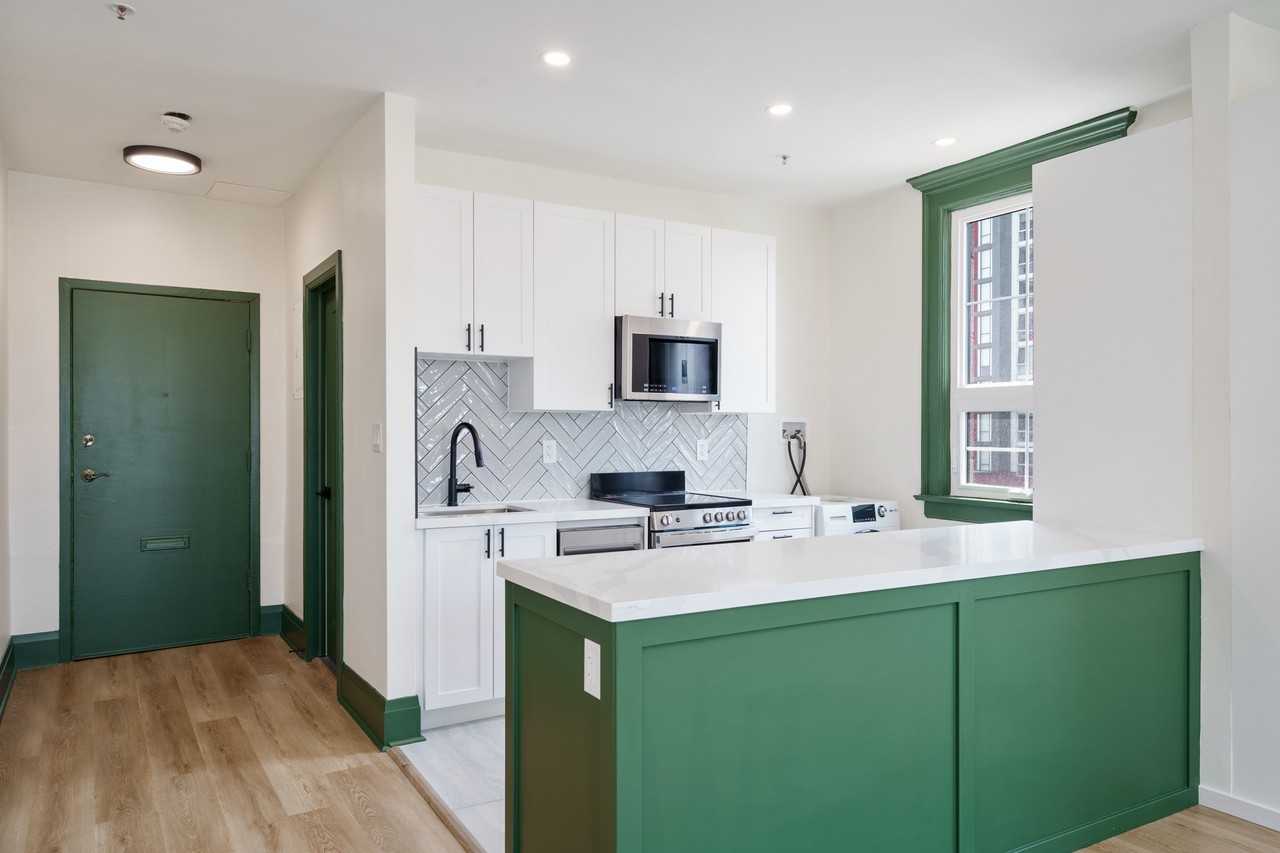 72 James Street North #407 - Photo 4 of 17