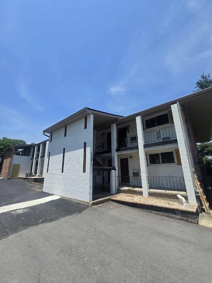 5021 Jacksboro Pike #14 - Photo 3 of 14