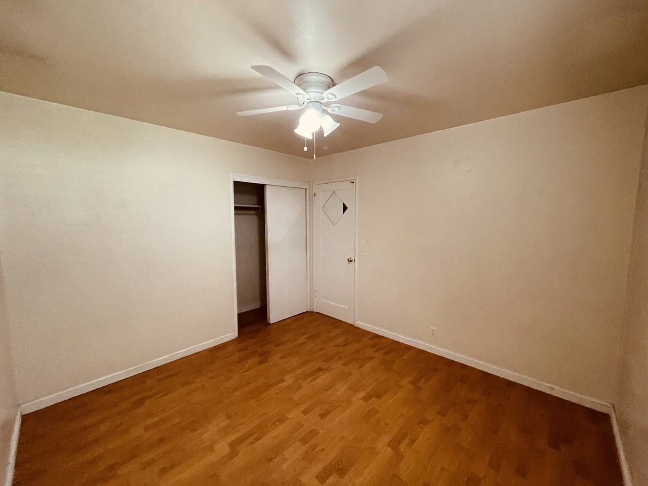 2045 Lynnhaven Dr - Photo 6 of 18