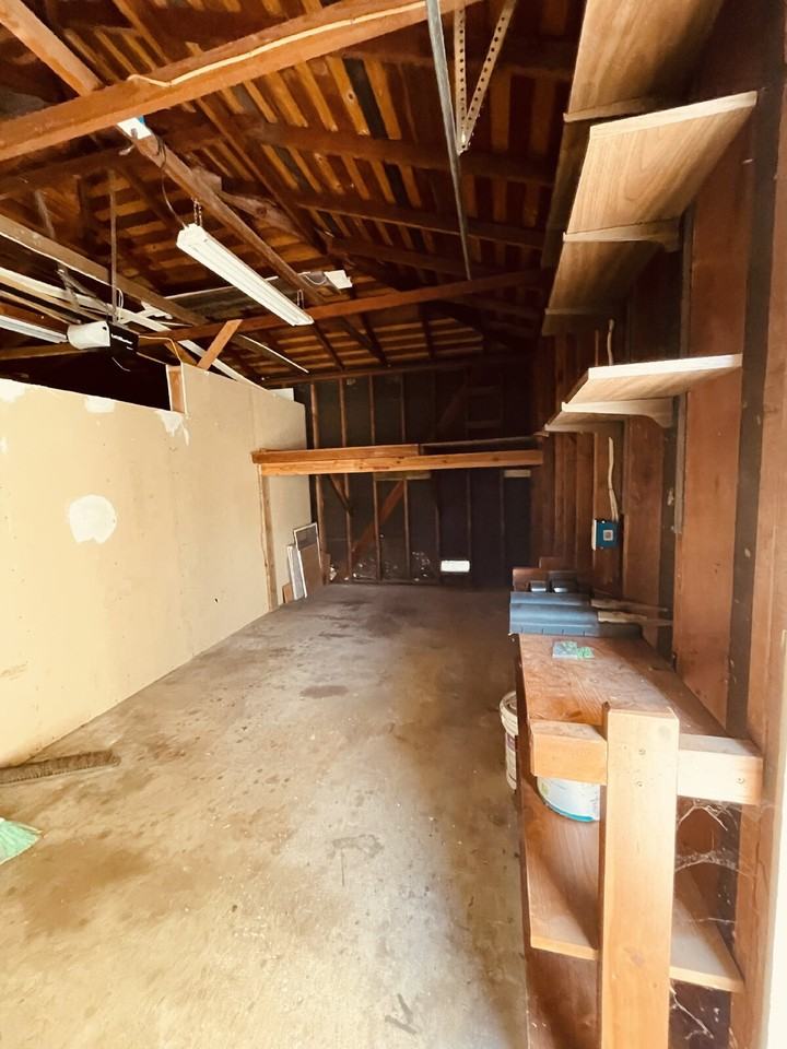 2045 Lynnhaven Dr - Photo 7 of 18