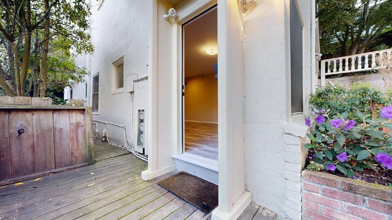 2839 Pierce St - Photo 2 of 17