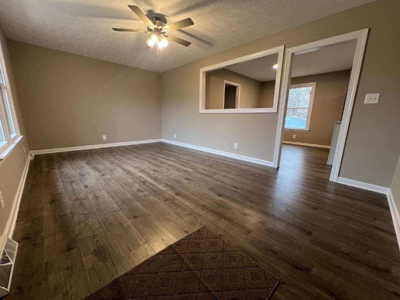 504 Overton Dr - Photo 2 of 14