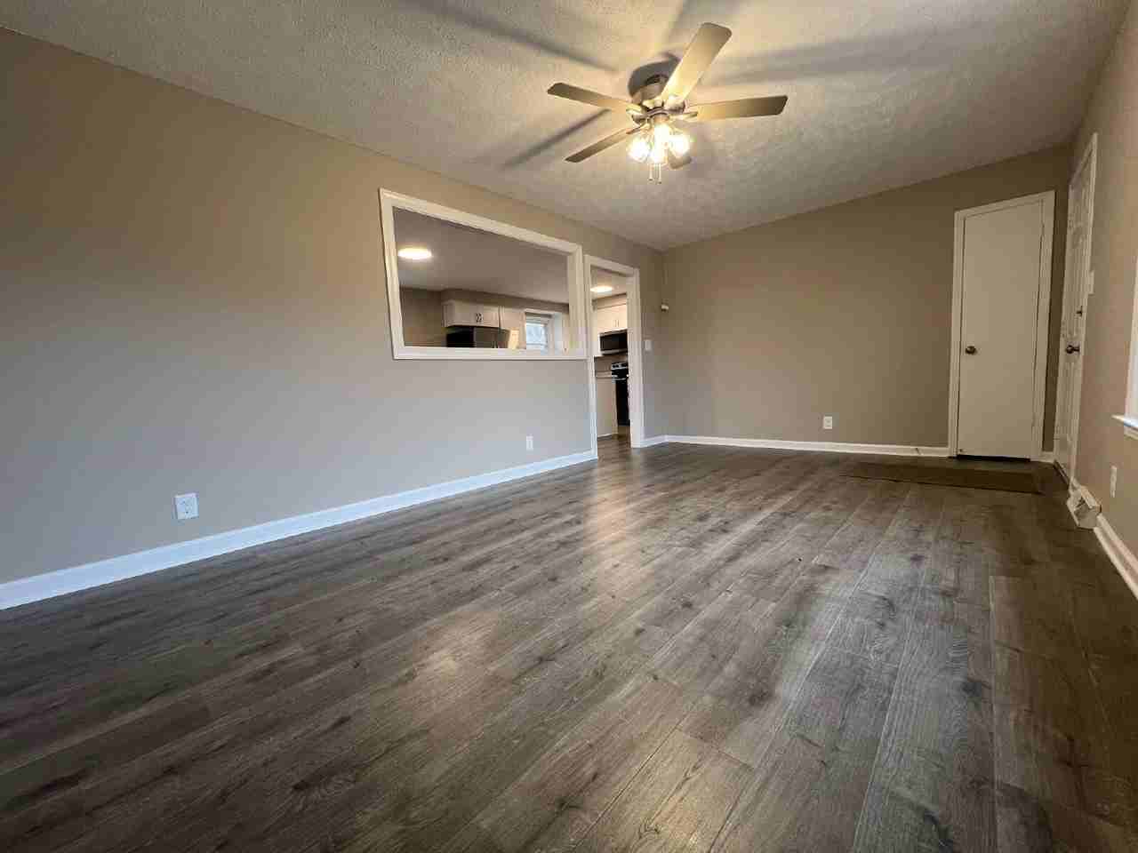 504 Overton Dr - Photo 3 of 14