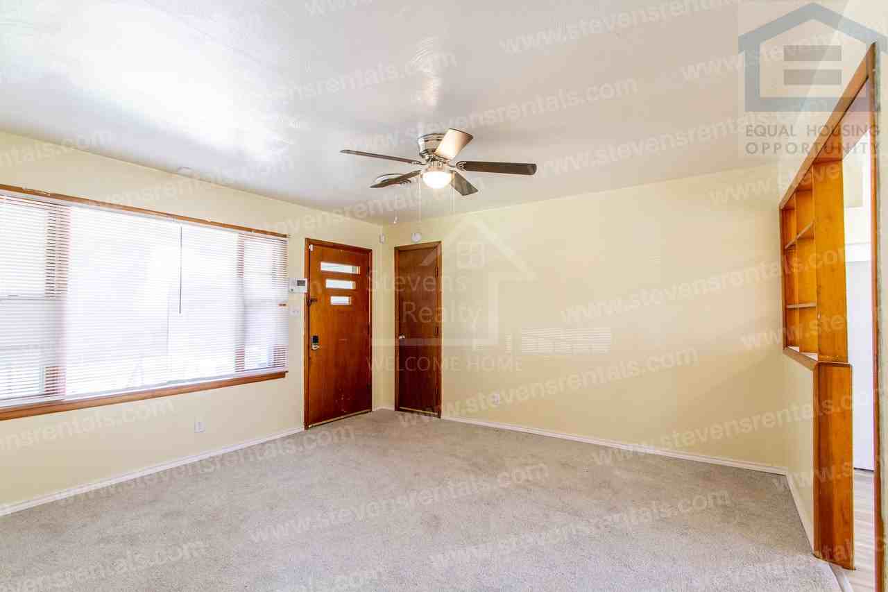 2805 Nw 23rd St - Photo 2 of 36