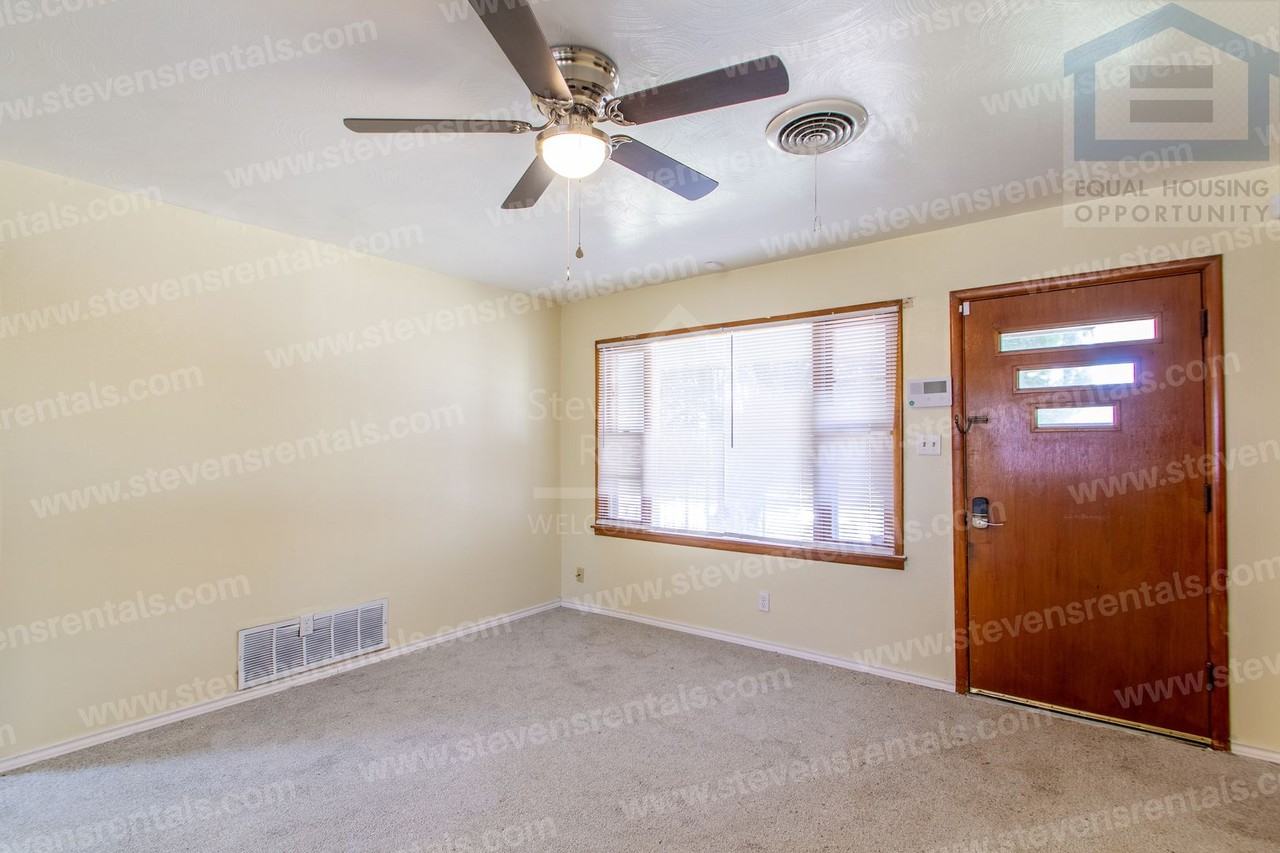 2805 Nw 23rd St - Photo 5 of 36