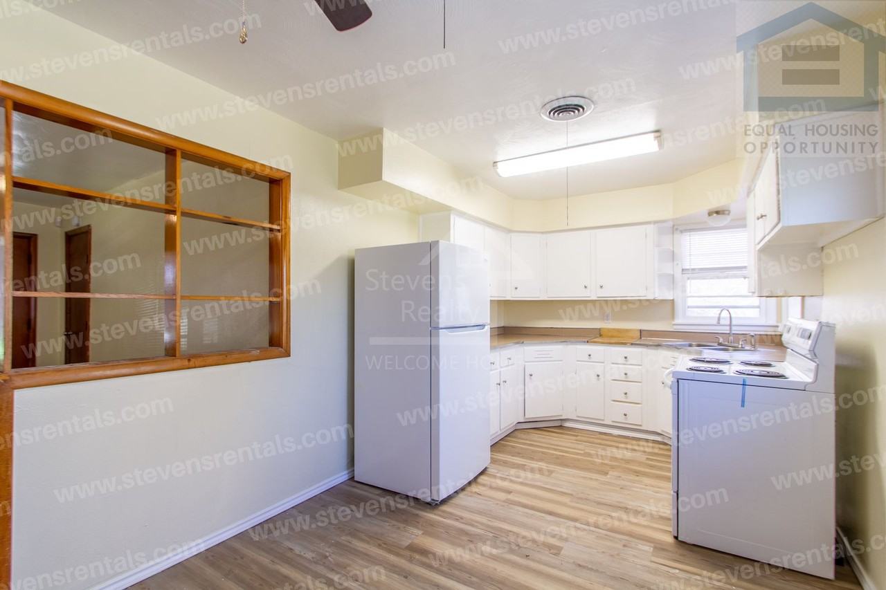 2805 Nw 23rd St - Photo 7 of 36