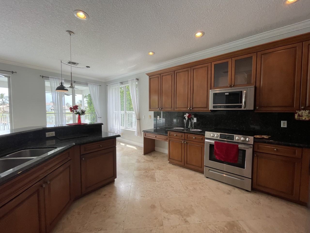 12738 Maypan Dr #570 - Photo 6 of 24