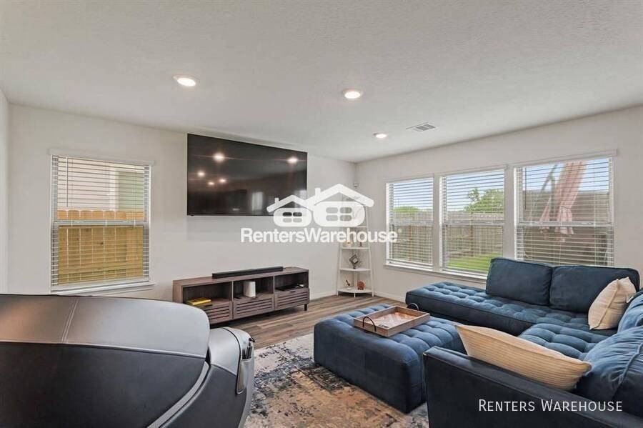 4826 Hickory Deer Lane - Photo 2 of 17