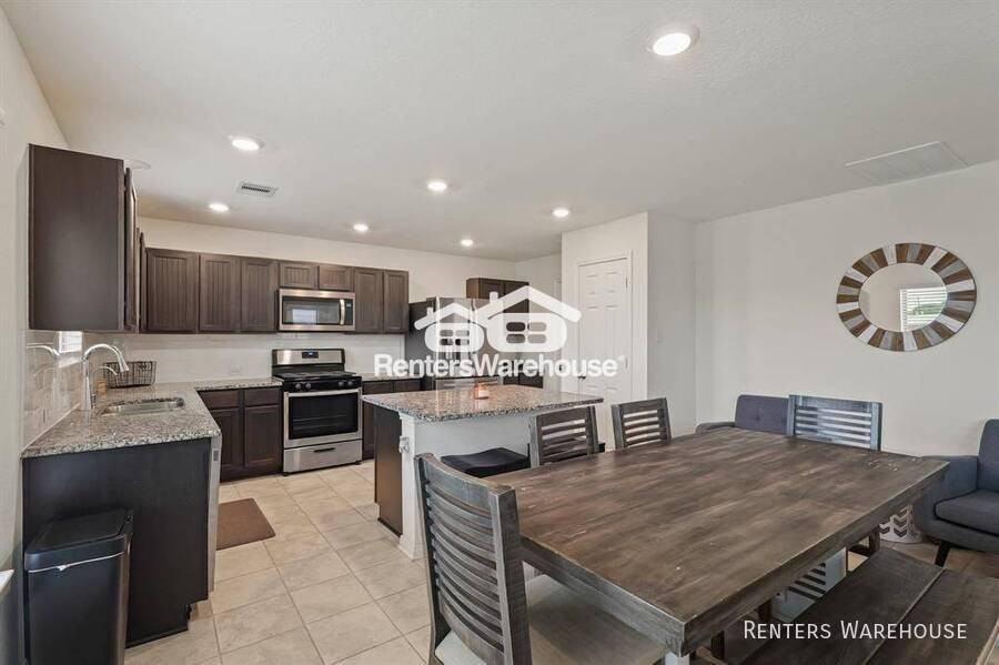 4826 Hickory Deer Lane - Photo 6 of 17