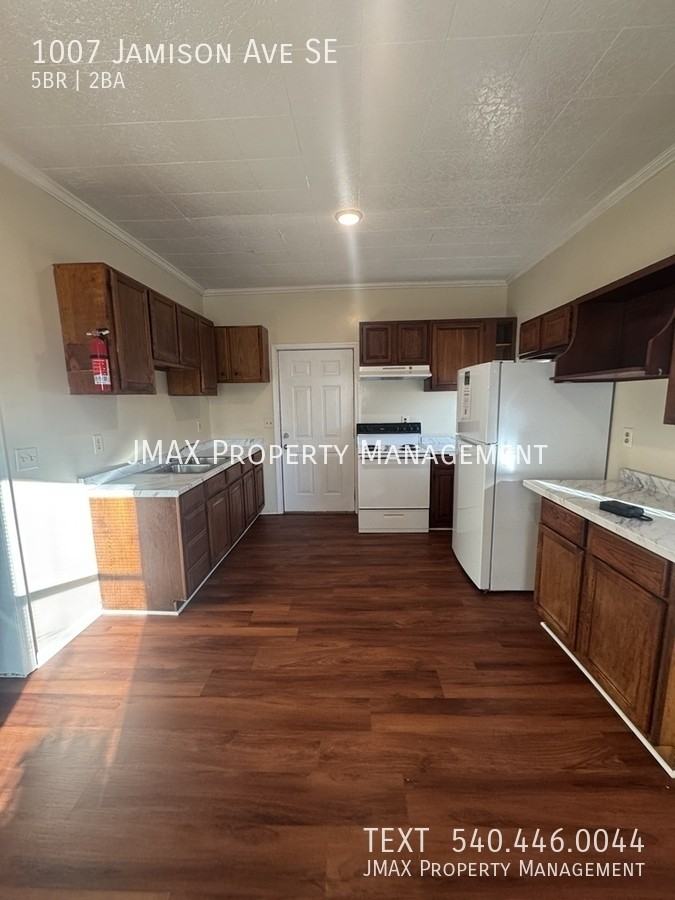 1007 Jamison Ave Se - Photo 5 of 15