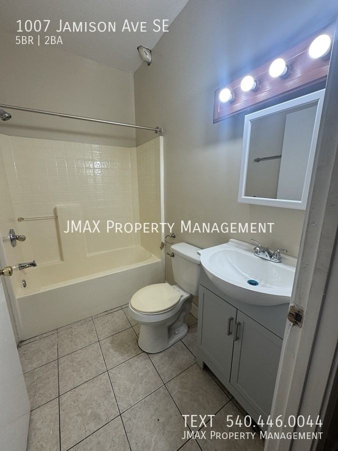 1007 Jamison Ave Se - Photo 6 of 15