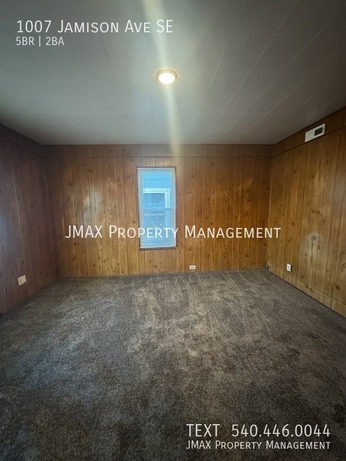 1007 Jamison Ave Se - Photo 7 of 15