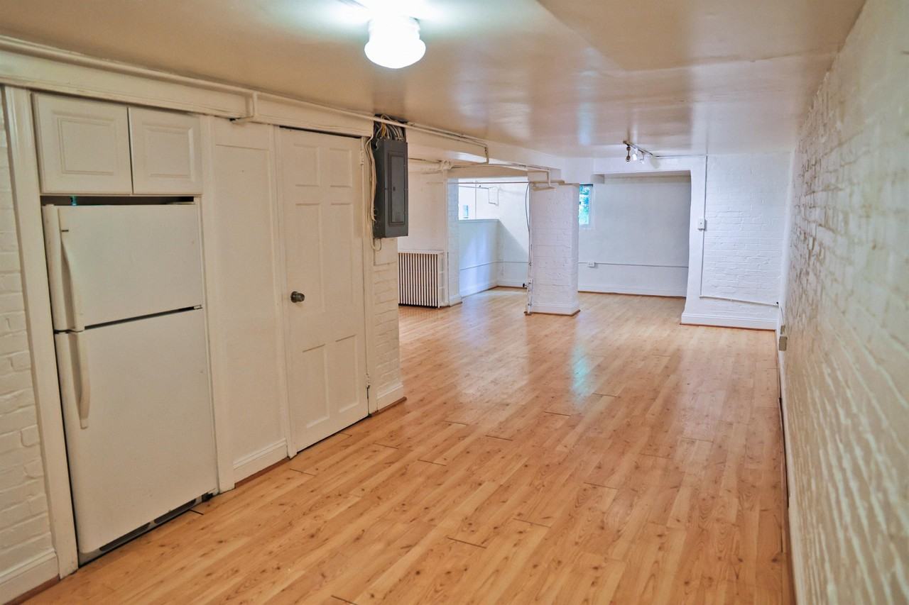 1819 Lamont St Nw #1 - Photo 7 of 12