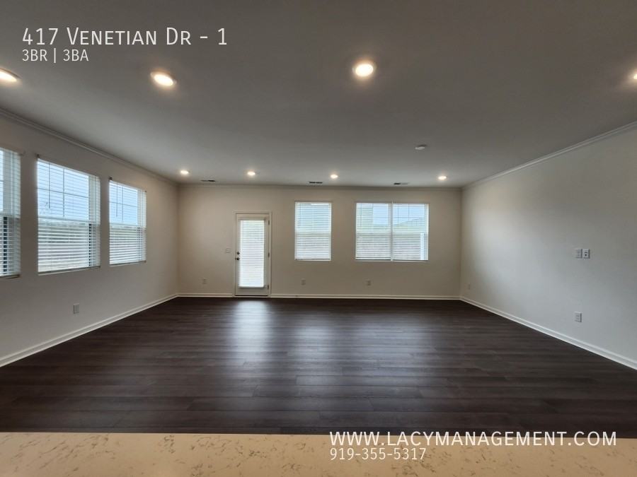 417 Venetian Dr - Photo 7 of 27