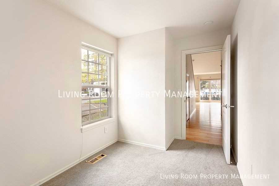 1602 Ne Glisan St - Photo 6 of 15