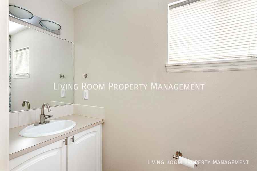 1602 Ne Glisan St - Photo 7 of 15