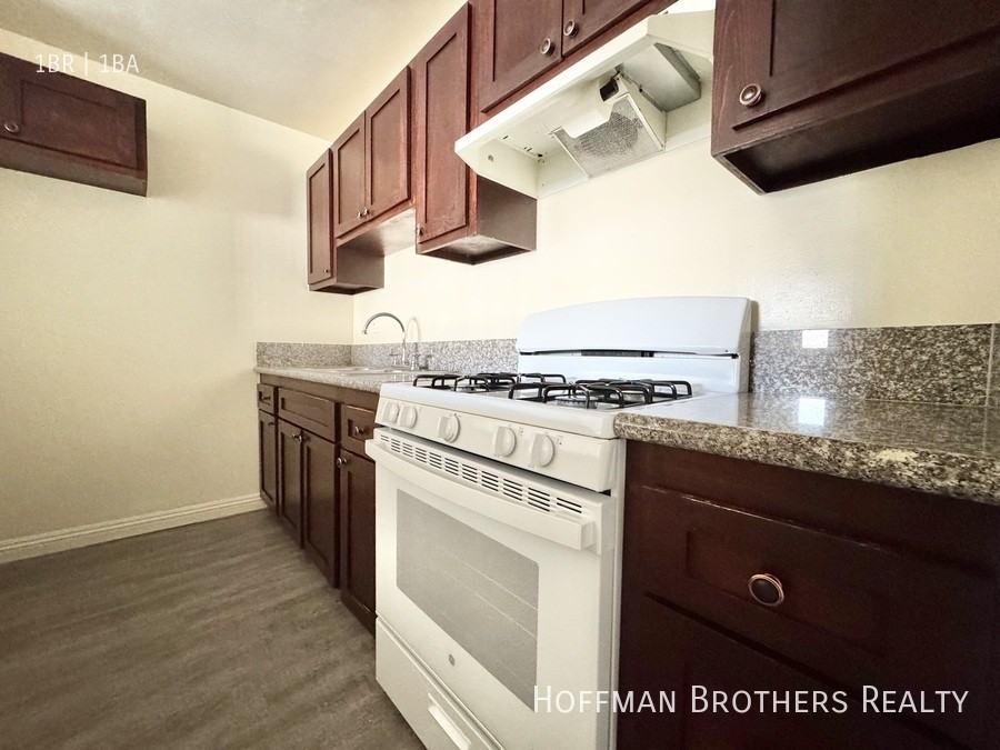 20339 Saticoy Street #39 - Photo 3 of 12