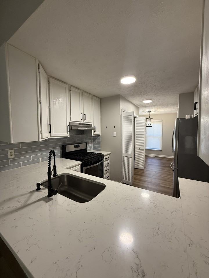 7187 Williamsburg Dr #1 - Photo 4 of 13