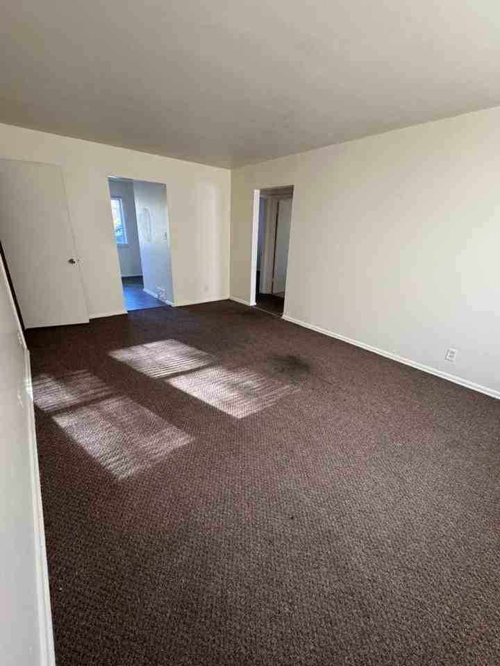 7900 W Bender Ave #2 - Photo 5 of 7