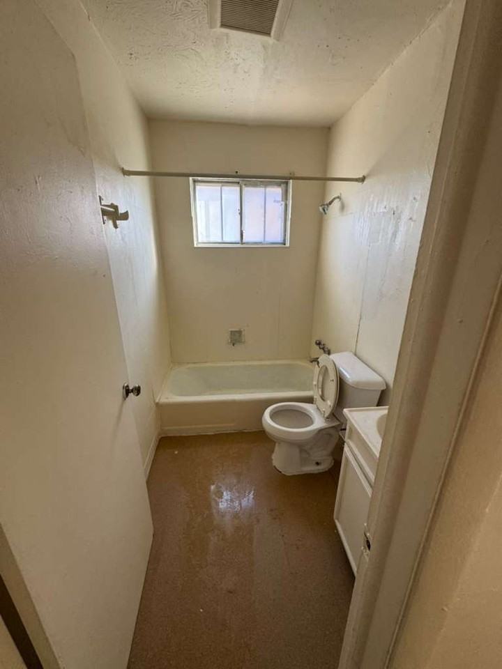 7900 W Bender Ave #2 - Photo 3 of 7