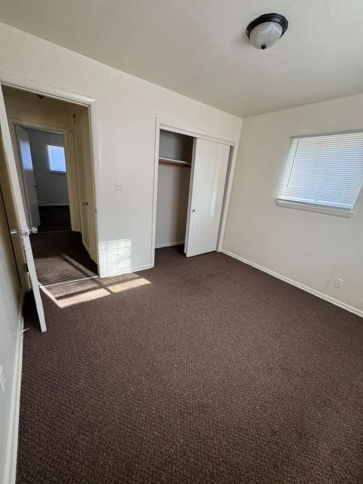 7900 W Bender Ave #2 - Photo 6 of 7