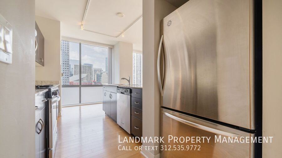 8 E Randolph St #1805 - Photo 6 of 27