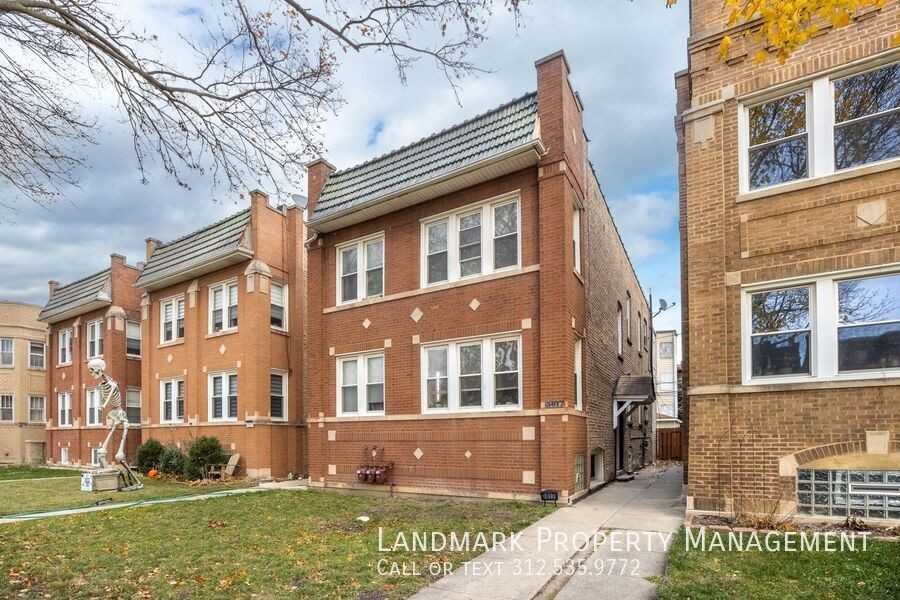 3817 North Sawyer Avenue #2