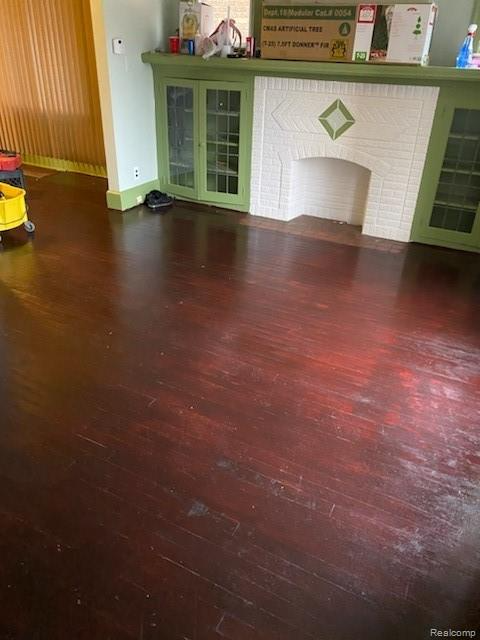 15518 Snowden Avenue - Photo 3 of 10