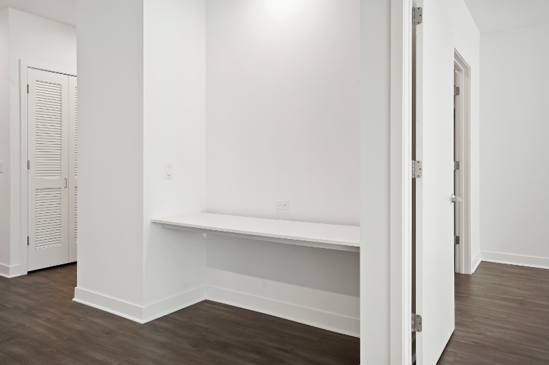 210 W Hubbard St - Photo 6 of 18