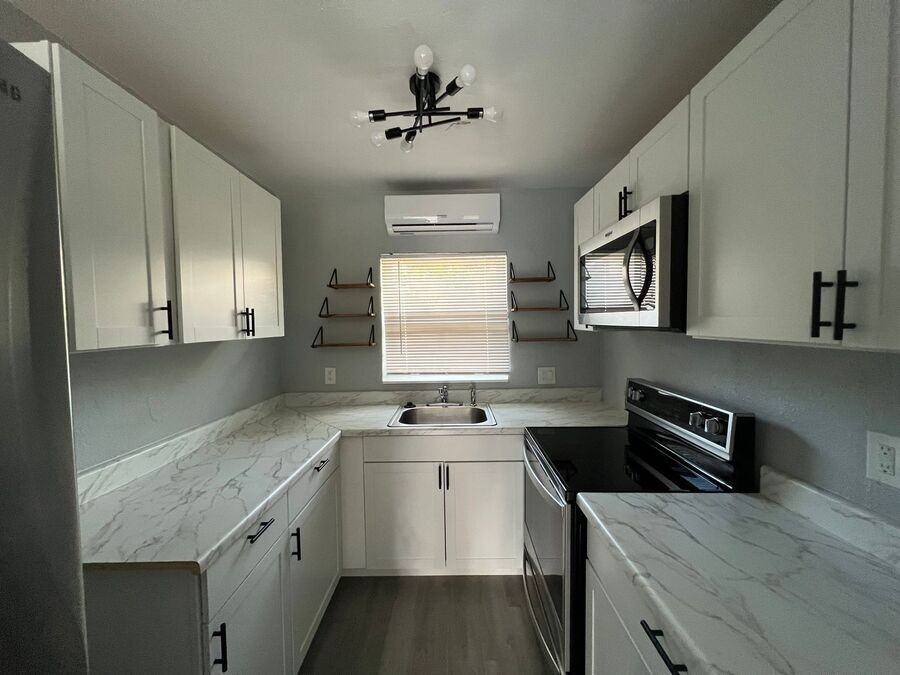 351 Avenue N Northeast #1 - Photo 4 of 5