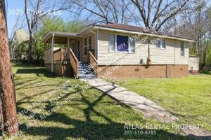 featured image of 3029 Poplar Lane