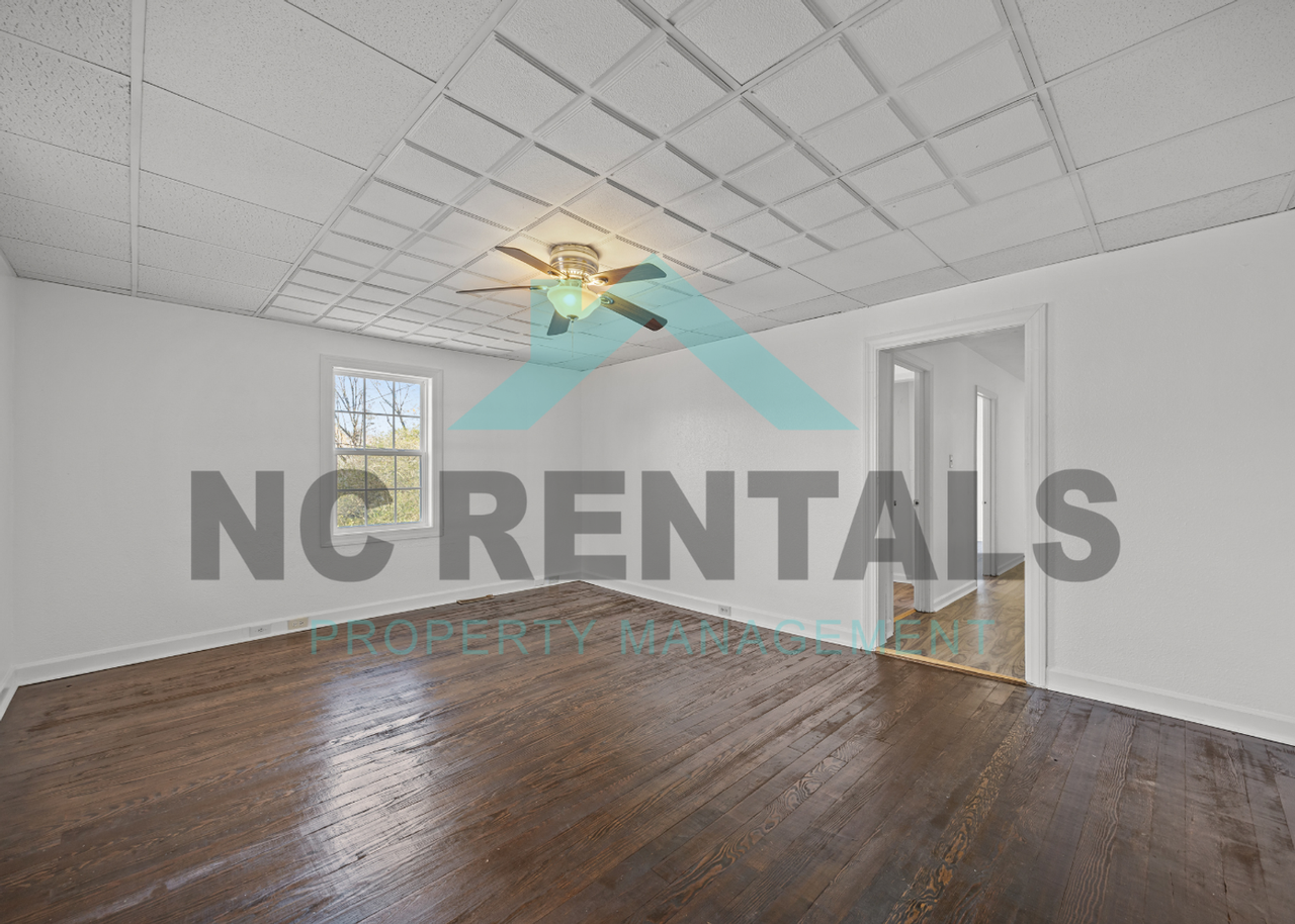 721 Davis St - Photo 5 of 24