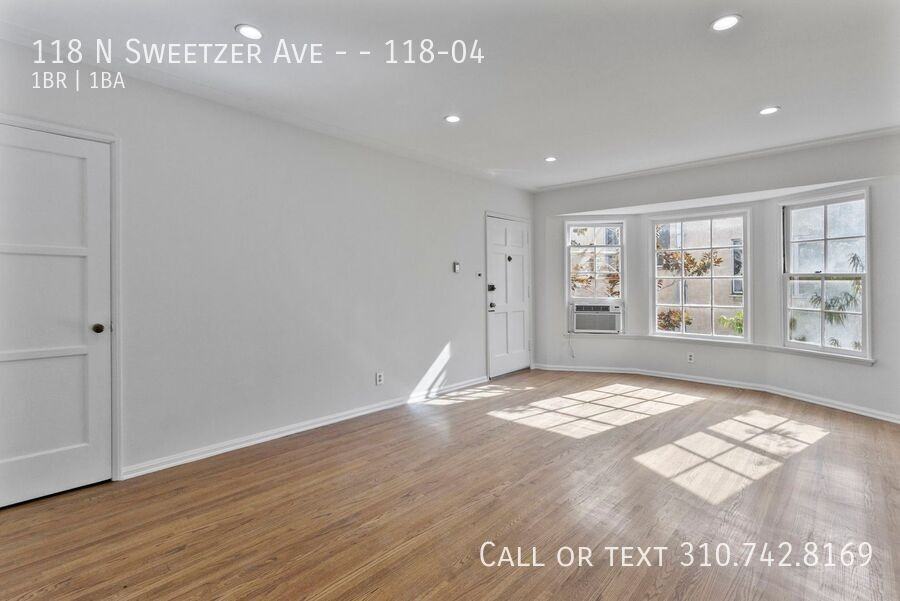 118 N Sweetzer Ave #118-04 - Photo 2 of 12