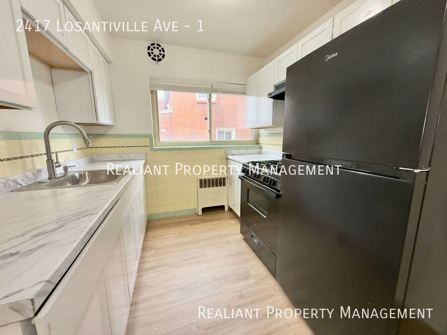 2417 Losantiville Ave #1 - Photo 5 of 8