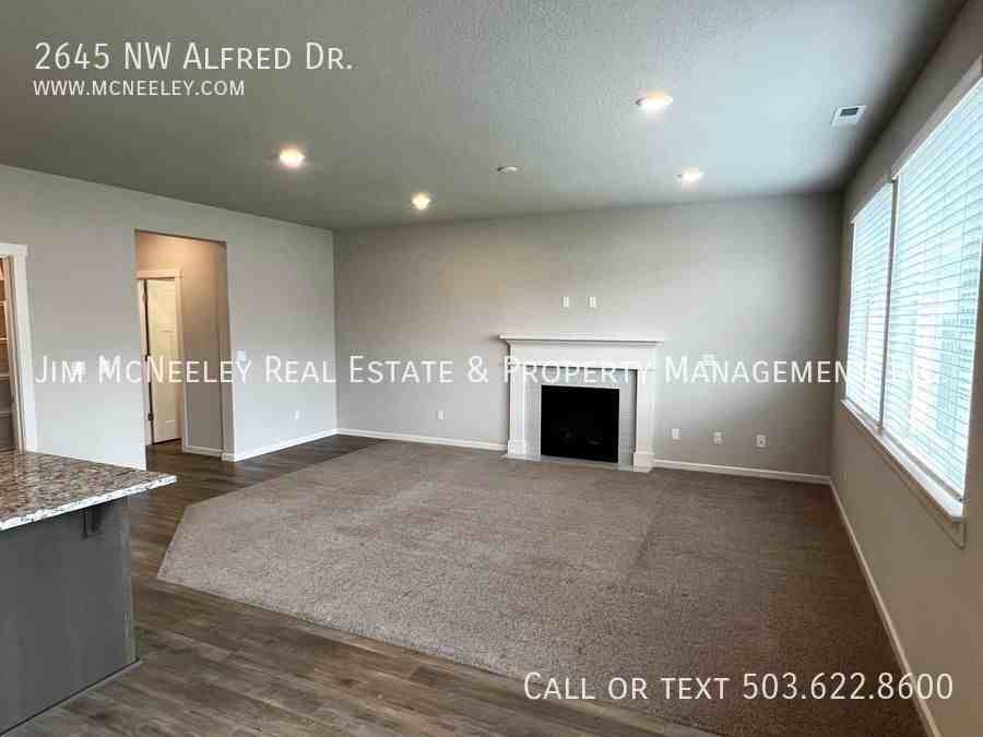 2645 Nw Alfred Dr - Photo 5 of 35