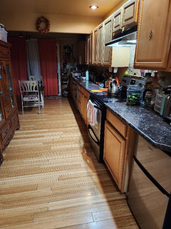 710 Catskill St - Photo 6 of 10