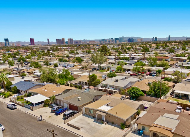 5333 Longridge Avenue