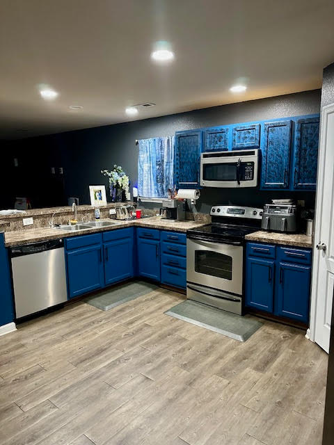 116 Truxton Ave - Photo 4 of 7