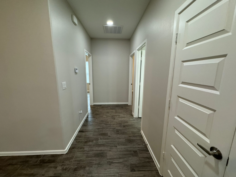 433 E Acacia St #4 - Photo 4 of 11