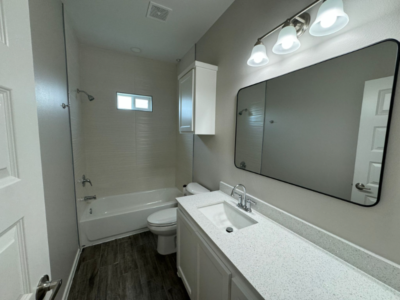 433 E Acacia St #4 - Photo 5 of 11