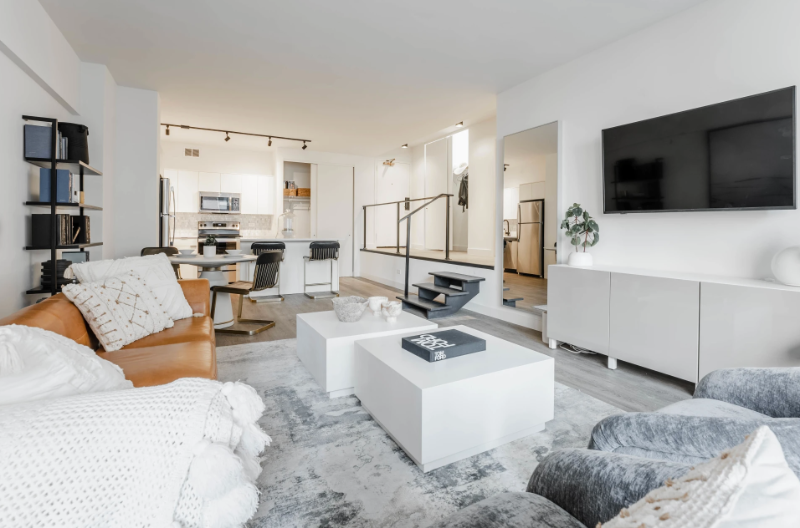 17 E Chestnut St - Photo 2 of 10