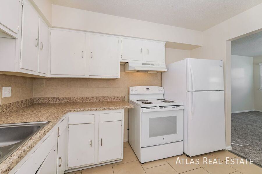 906 Se 3rd Ter #B - Photo 7 of 19