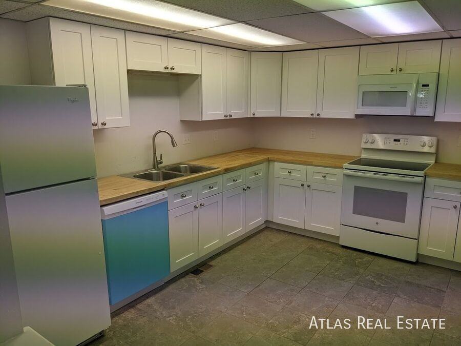 13917 E Oxford Pl - Photo 3 of 17