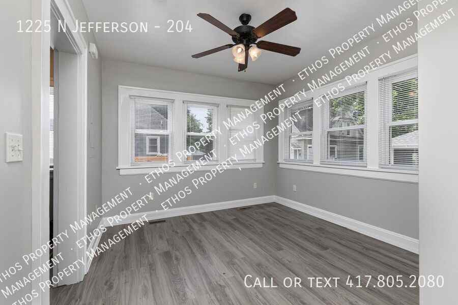 1225 N Jefferson Ave #204 - Photo 3 of 13